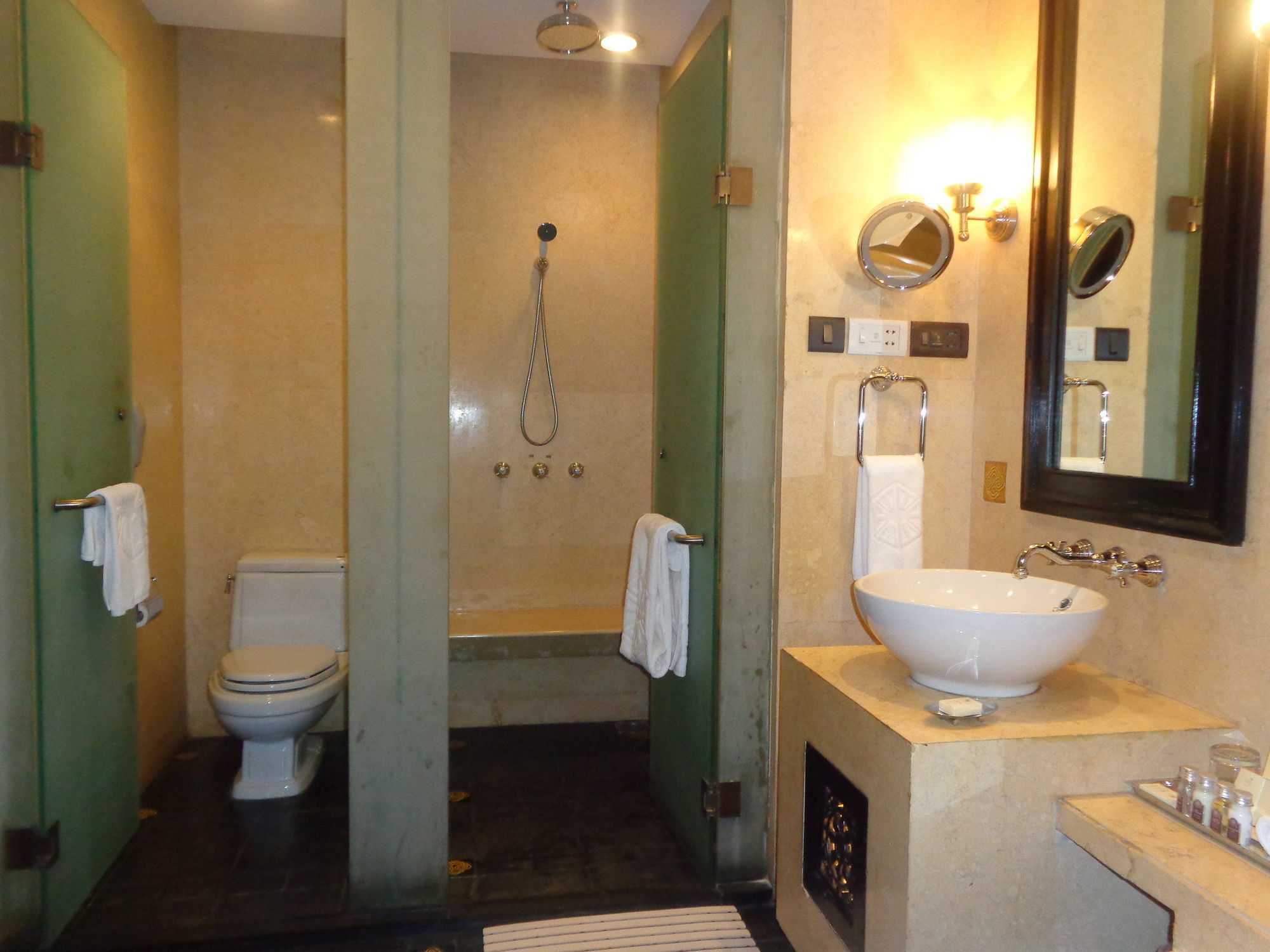 Pemako Hotel Тхимпху Екстериор снимка