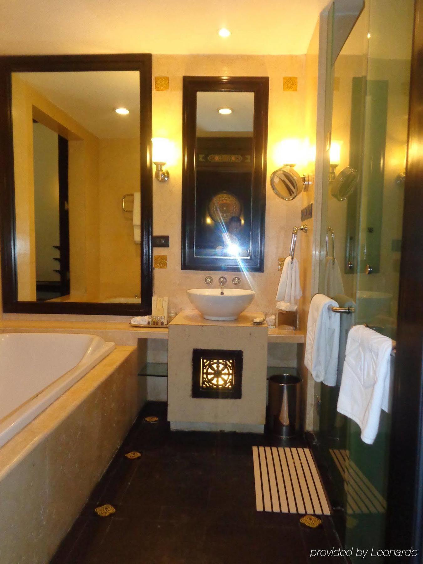 Pemako Hotel Тхимпху Екстериор снимка